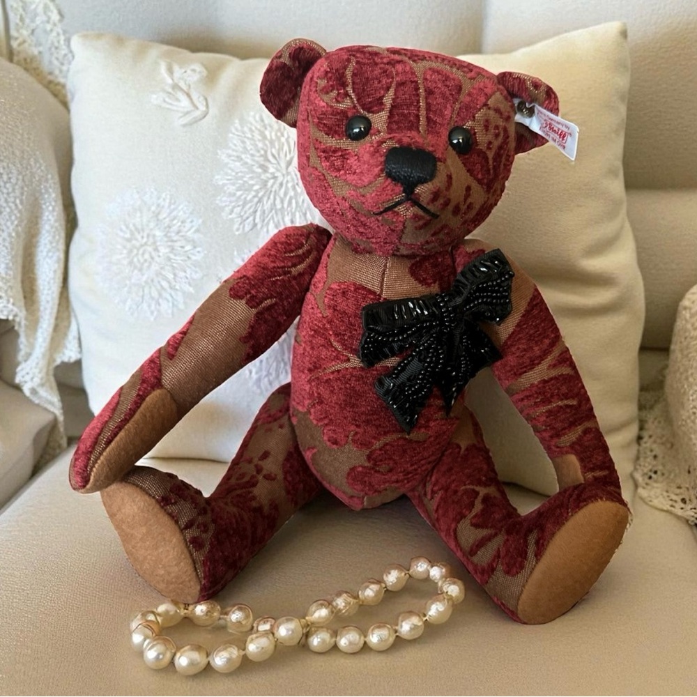 Steiff Viktoria Teddy Bear EAN 036910